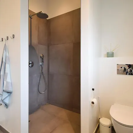 Lovely In With Wifi 別荘 ヒュールスミンネ